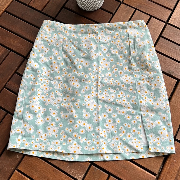 ✨EUC✨Wild Fable Daisy Skirt - Women’s Size 2 - Picture 1 of 6